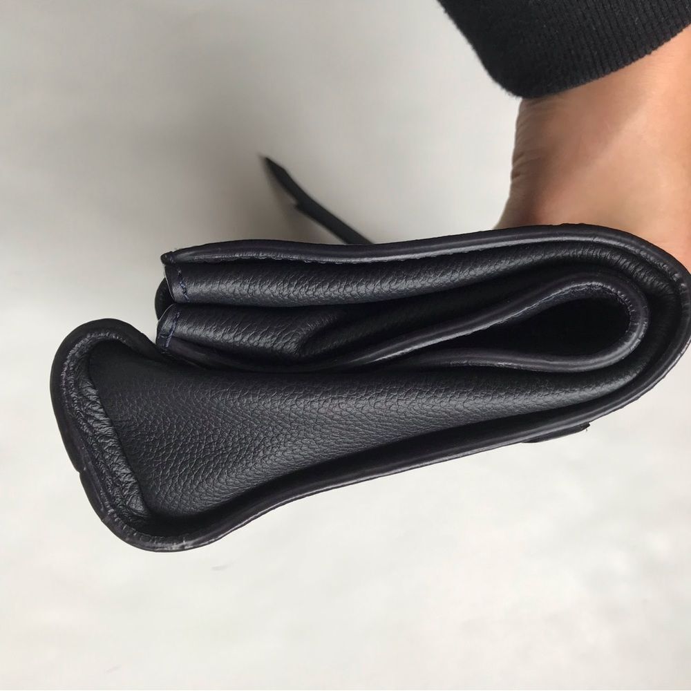 Louis Vuitton Empreinte Petillante Clutch Navy | Monogram Leather | Authentic - Picture 6 of 13